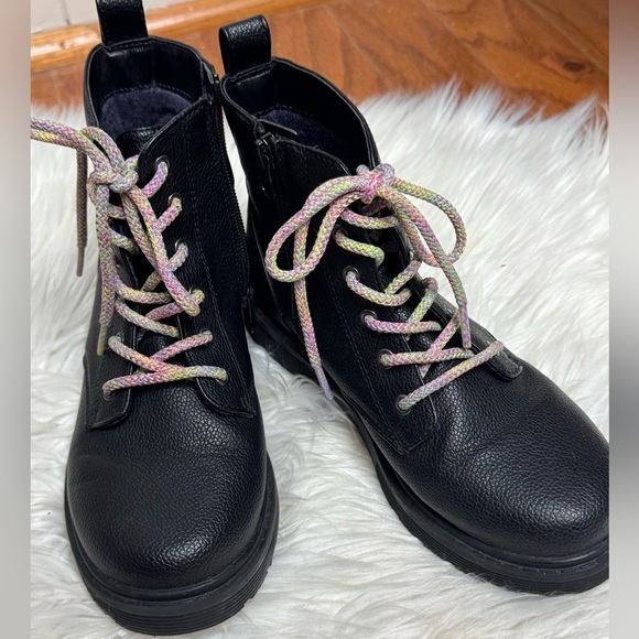 Cat & Jack black boot, size 3 - Picture 9 of 9